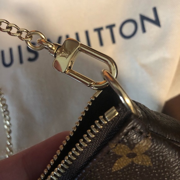 Louis Vuitton Travel Limited Edition Pouchette - Picture 9 of 16